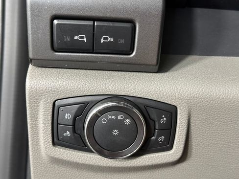 Used 2018 Ford F150 XLT w/ Equipment Group 302A Luxury AWD/4WD image 19
