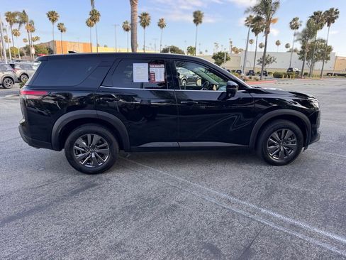 Certified 2022 Nissan Pathfinder S FWD image 9