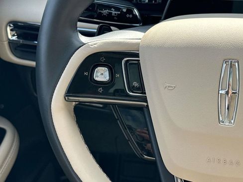 Used 2025 Lincoln Corsair Grand Touring w/ Equipment Group 302A image 15