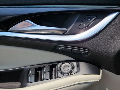 Used 2022 Buick Enclave Premium w/ Surround and Sites Package image 8