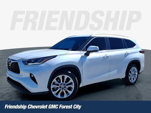 Used 2023 Toyota Highlander Limited image 1