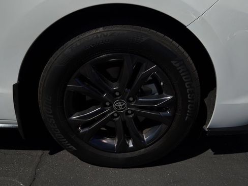 Used 2024 Toyota Sienna XSE w/ XSE Plus Package AWD/4WD image 9