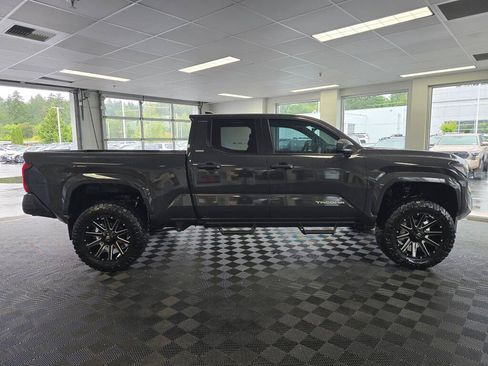 Used 2024 Toyota Tacoma SR5 AWD/4WD image 2
