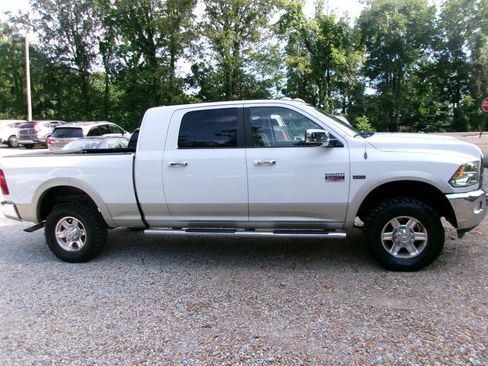 Used 2010 Dodge Ram 2500 Truck Laramie AWD/4WD image 9