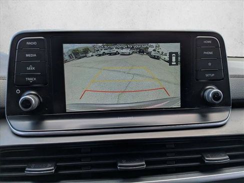 Used 2020 Kia Telluride LX FWD image 13