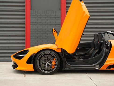 Used 2022 McLaren 720S Performance RWD image 5