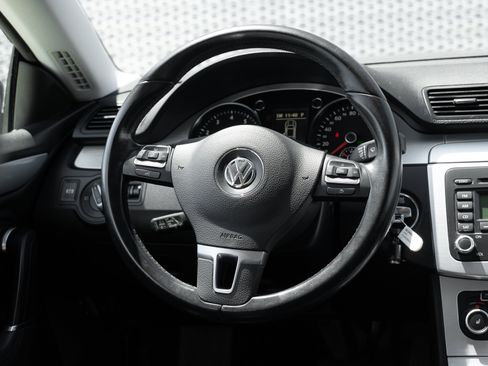 Used 2009 Volkswagen CC Luxury FWD image 9