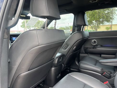 Used 2023 Kia Telluride SX FWD image 17