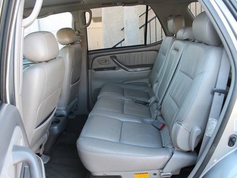 Used 2003 Toyota Sequoia Limited RWD image 24