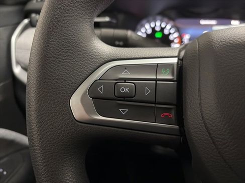 Used 2025 Jeep Compass Sport image 15