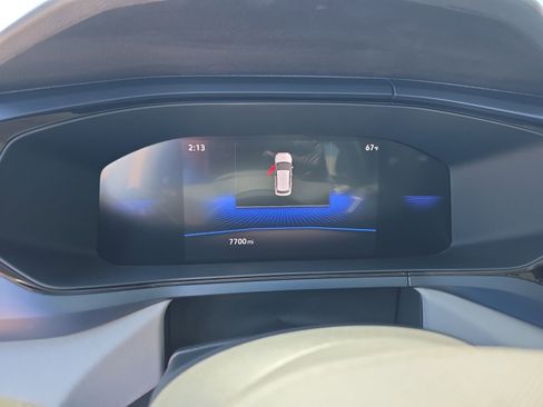 Certified 2024 Volkswagen Taos SE FWD image 10