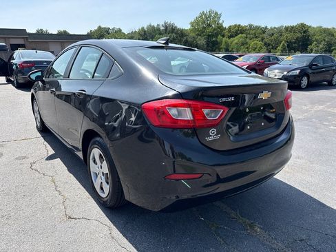 Used 2017 Chevrolet Cruze LS FWD image 8