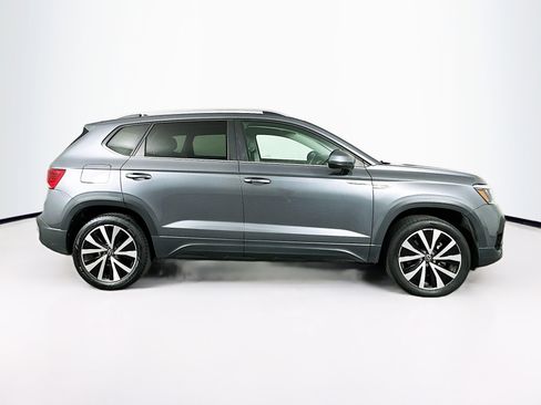 Used 2024 Volkswagen Taos SE image 10