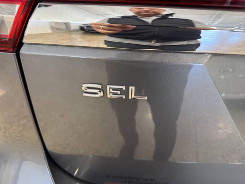 Used 2018 Volkswagen Atlas SEL AWD/4WD image 40