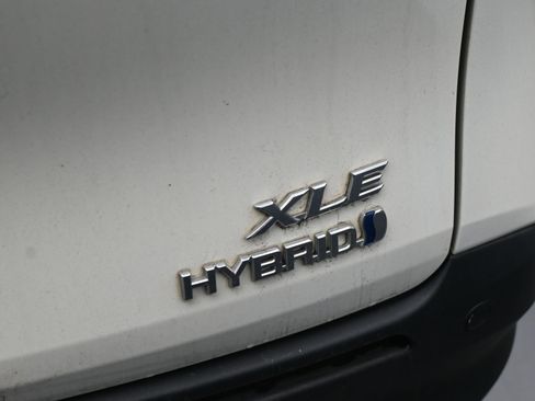 Certified 2021 Toyota Sienna XLE image 22