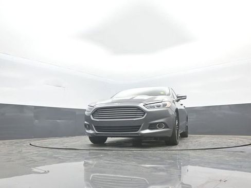 Used 2014 Ford Fusion SE w/ Equipment Group 202A image 29