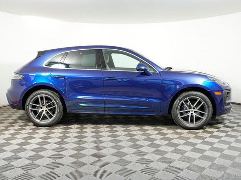 Certified 2024 Porsche Macan AWD/4WD image 8