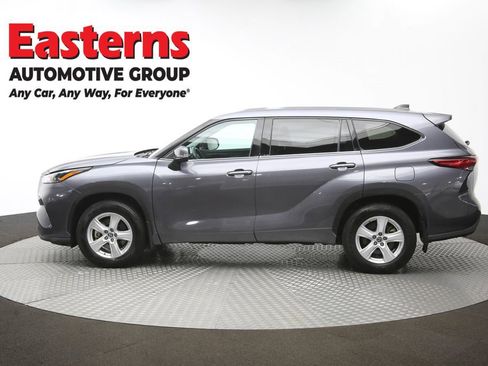 Used 2022 Toyota Highlander LE image 61