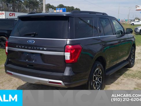Used 2024 Ford Expedition XLT RWD image 6