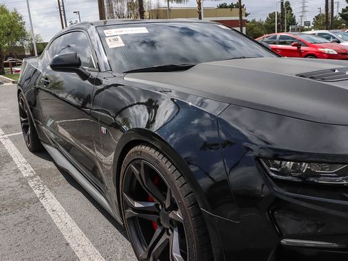 Used 2019 Chevrolet Camaro SS image 7