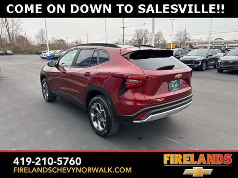 Certified 2024 Chevrolet Trax LT w/ Driver Confidence Package image 19