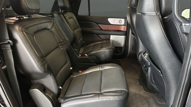 Used 2020 Lincoln Navigator L Reserve w/ Luxury Package AWD/4WD image 24