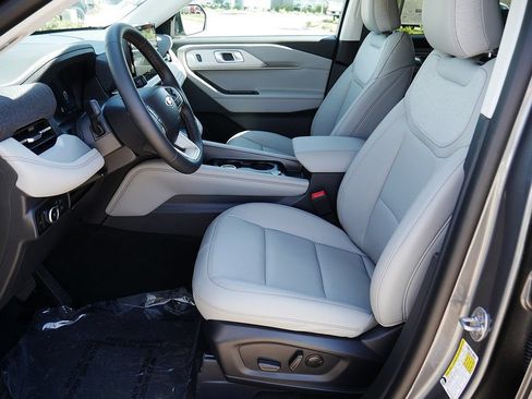 New 2026 Ford Explorer Active w/ Active Comfort Package AWD/4WD image 10