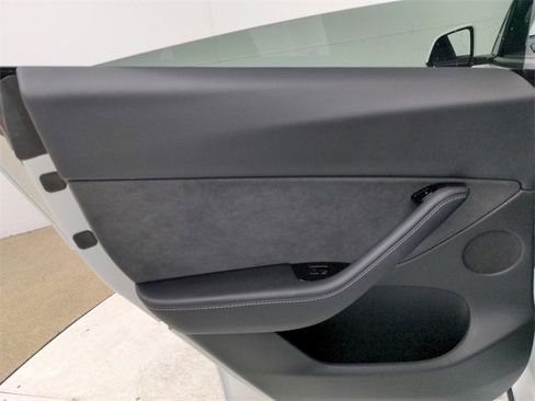 Used 2020 Tesla Model Y Performance image 37