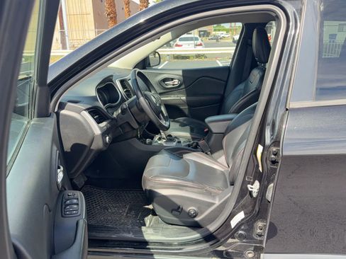 Used 2016 Jeep Cherokee Trailhawk w/ Leather Interior Group image 12