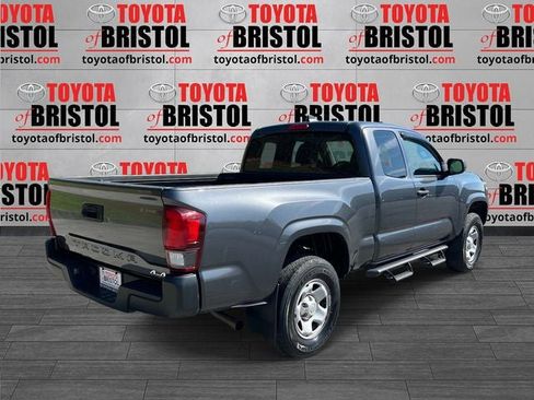 Used 2023 Toyota Tacoma SR image 3