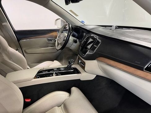 Used 2017 Volvo XC90 T6 Inscription w/ Vision Package AWD/4WD image 11