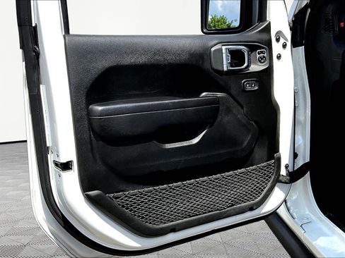 Used 2024 Jeep Wrangler Unlimited Rubicon AWD/4WD image 20