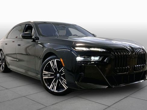 Used 2024 BMW i7 xDrive60 w/ Executive Package AWD/4WD image 2