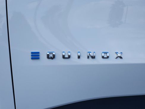 New 2026 Chevrolet Equinox EV LT image 5