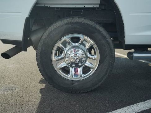 Used 2019 RAM 2500 Tradesman w/ Chrome Appearance Group image 43