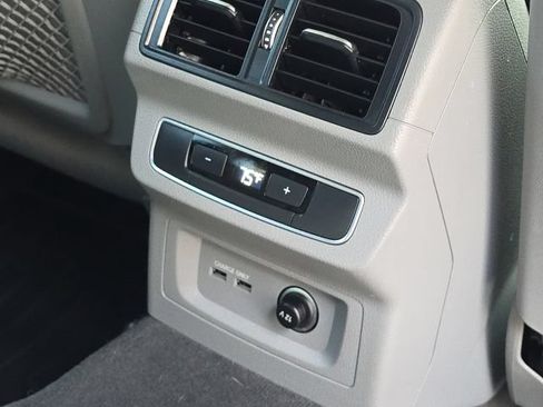Used 2022 Audi Q5 e Premium Plus AWD/4WD image 19