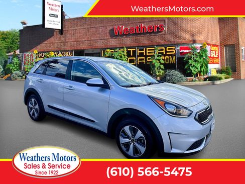 Used 2018 Kia Niro FE FWD image 1