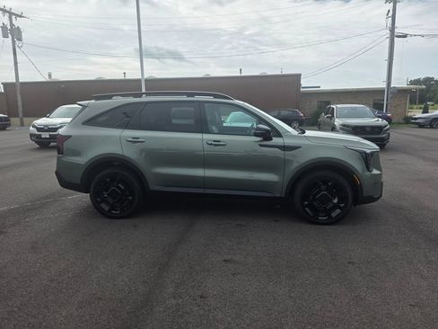Used 2025 Kia Sorento X-Line EX AWD/4WD image 2