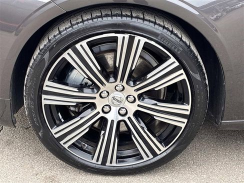 Used 2021 Volvo S90 T6 Inscription image 28