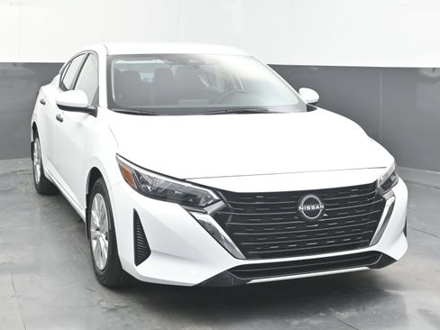 Certified 2025 Nissan Sentra S FWD image 2