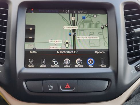 Used 2018 Jeep Cherokee Latitude AWD/4WD image 18