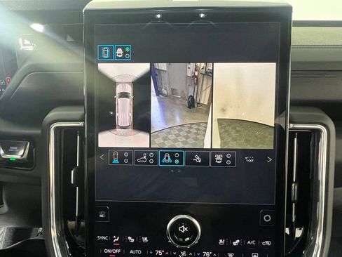 Used 2025 GMC Yukon XL Denali w/ Denali Reserve Package AWD/4WD image 34