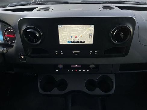 Used 2019 Mercedes-Benz Sprinter 2500 image 28