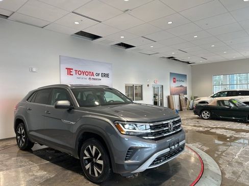 Used 2022 Volkswagen Atlas Cross Sport SE image 1