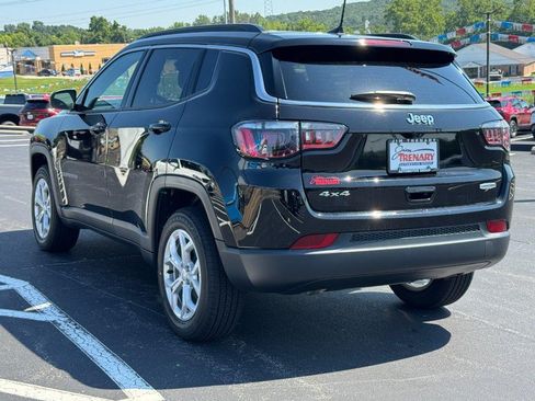 Used 2024 Jeep Compass Latitude w/ Convenience Group AWD/4WD image 6