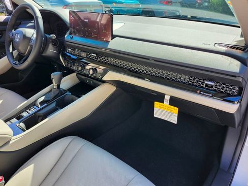 New 2025 Honda Accord EX-L image 17