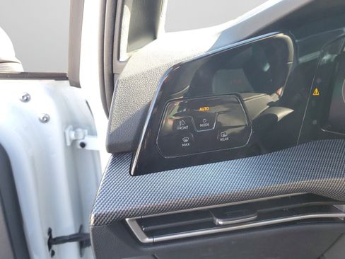 Used 2025 Volkswagen Golf S image 29