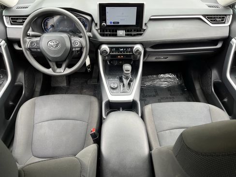 Used 2025 Toyota RAV4 LE AWD/4WD image 9