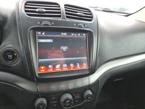 Used 2015 Dodge Journey Crossroad w/ Flexible Seating Group image 18