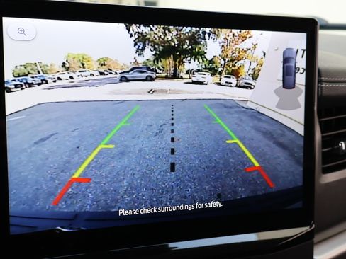 Used 2023 Ford Expedition XL image 4